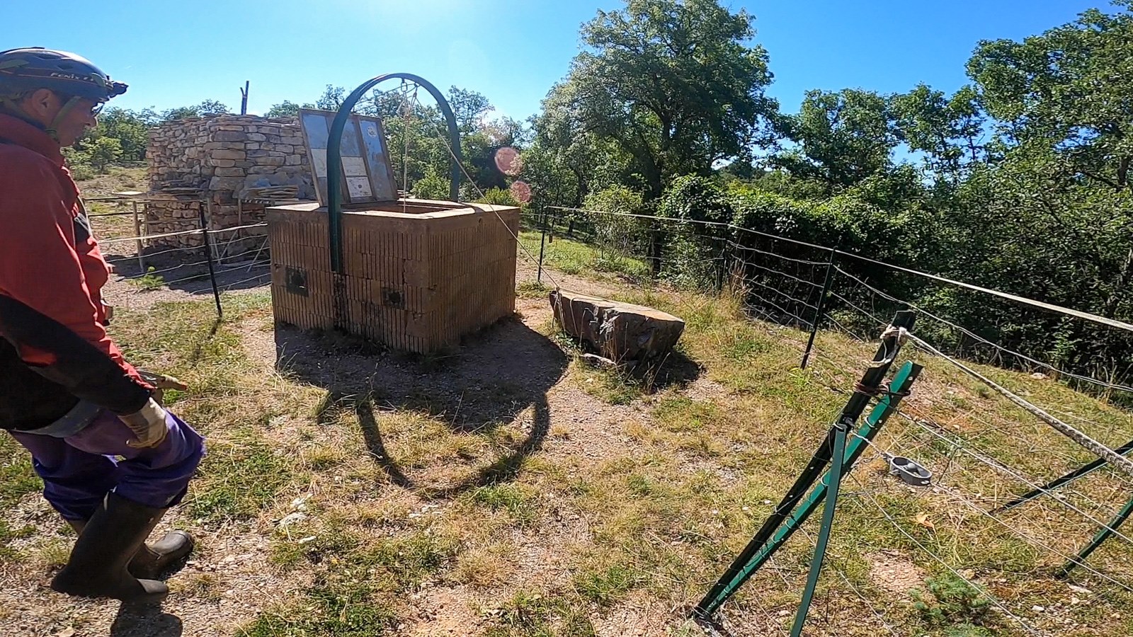 Puit du Brêt - Entrée de la cavité